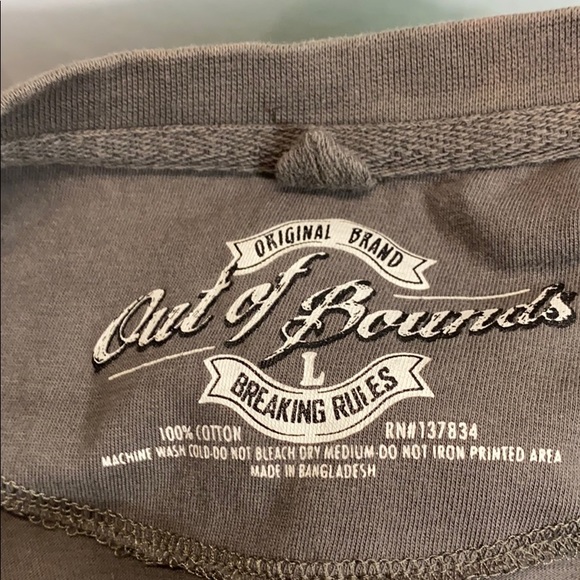 OUT OF BOUNDS :FORD 1964 MUSTANG GRAPHIC TEE - Picture 5 of 8